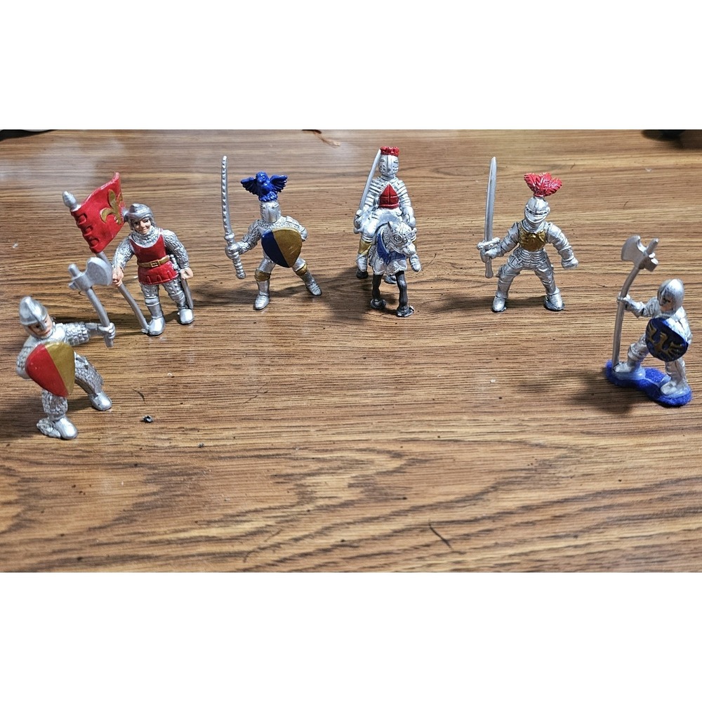 Safari Ltd. Knights & Dragons Toob Miniatures Set of 7 Castle Figures Catapult